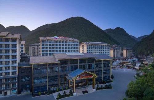 Enshi Hotel | Ramada Encore by Wyndham Enshi Huaxi Valley