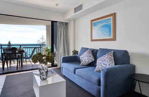 Golden Beach Apartment | RAMADA UNIT 812 - Beachfront holidaying at its best