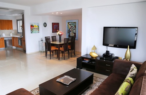 Ramat Gan Apartment | Ramat Gan Luxury Condo with Gym by FeelHome