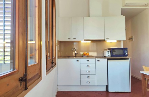 Gothic Quarter Apartment | Rambla C- ideal for couples; inspiring views!