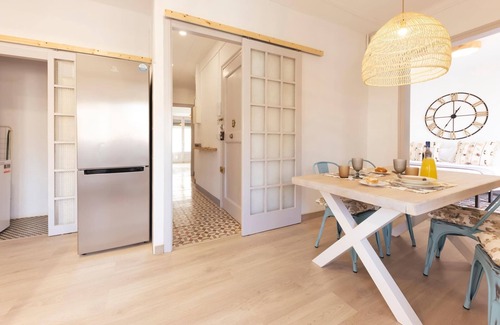 Old Town Apartment | Rambla River - Holiday Apartment Rental in Girona | Bravissimo