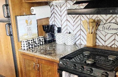 Florida Panhandle House | Rambling Rose Luxury Glamper at Rose Cottage Farm