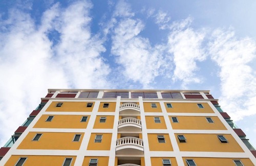 Sukhumvit Hotel | Ramkhamhaeng 42 by Roomquest
