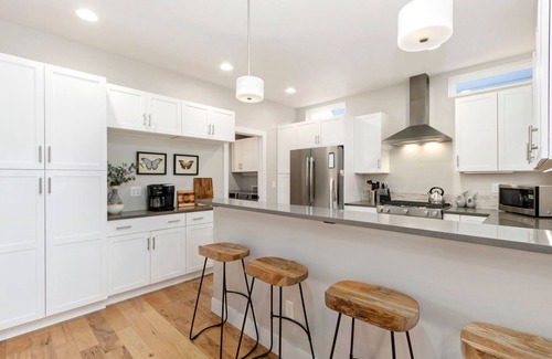 Old Town North House | Ram’s Roost | Rooftop Hot Tub, Patio & Family Fun