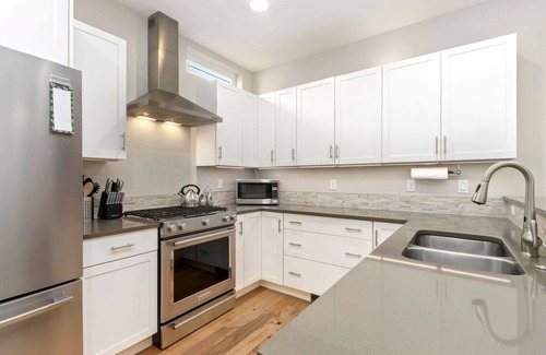 Old Town North House | Ram’s Roost | Rooftop Hot Tub, Patio & Family Fun