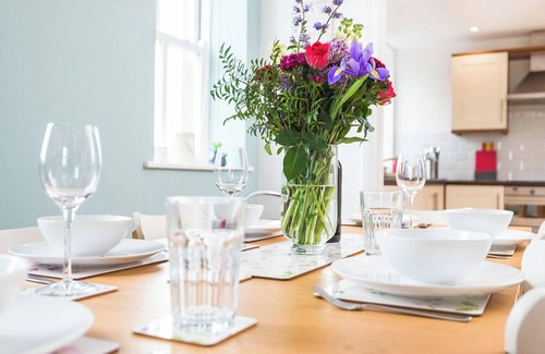 Solva Cottage | Ramsey View, Holiday property Llanunwas, Solva, Sleeps 6, 3 bedrooms, bathrooms