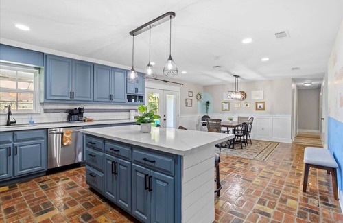 Gulfport House | Ranch Home Gem 5BR Home Sleeps 12 with Game Room
