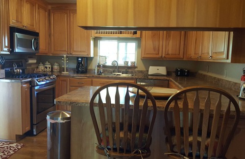 Columbia House | Ranch home on 3 acres in city limits. Approximately 20 minutes from the lakes.