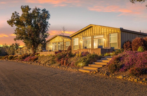 Temecula House | Ranch House View+Tub - 4 bedroom, 4 bath home on-site of Galway Downs