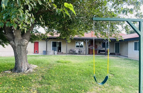 Quartz Hill House | Ranch on a private land