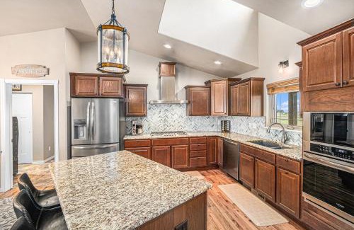 Carpenter House | Ranch Retreat W Hot Tub & Patio
