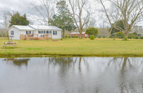 Grand Bay House | Ranch-Style Home on the Pond