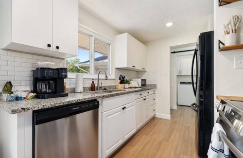 Reynoldsburg Apartment | Ranch with Garage & Fenced Yard on Quiet Street