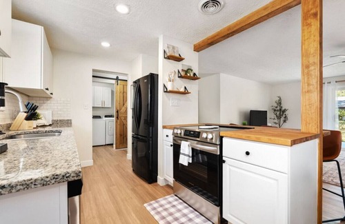 Reynoldsburg Apartment | Ranch with Garage & Fenced Yard on Quiet Street