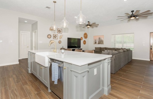 Bryan Other | Rancho Dos LunasnNewly renovated 40 acre ranch only 14 miles from Texas A&M