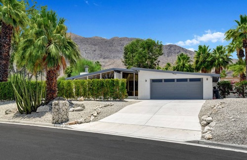 Magnesia Falls Cove House | Rancho Mirage Mid Century Gem | A Louisa Davis Property