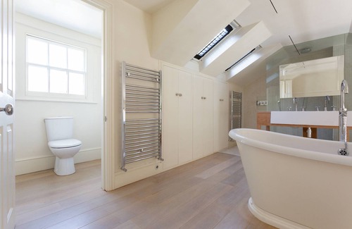 Churchill Apartment | Ranelagh Grove by onefinestay