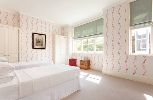 Churchill Apartment | Ranelagh Grove by onefinestay
