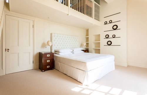 Churchill Apartment | Ranelagh Grove by onefinestay