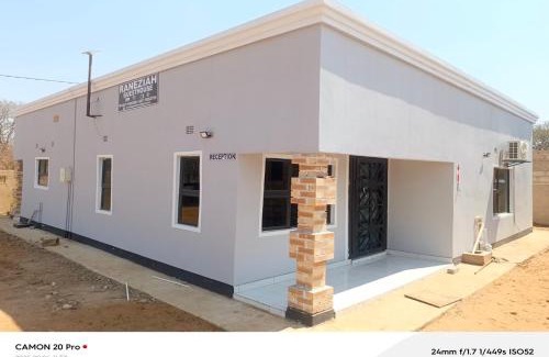 Kasane House | Raneziah Guesthouse