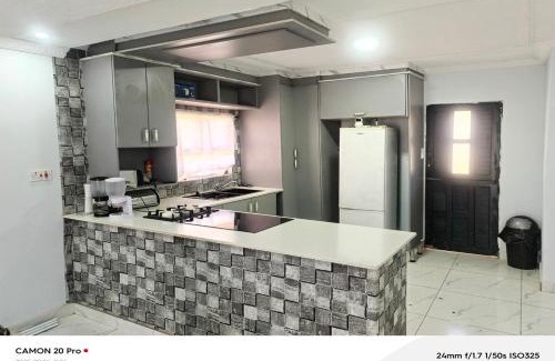 Kasane House | Raneziah Guesthouse