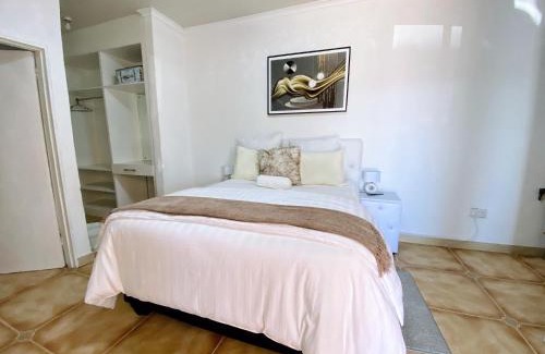 Central House | Ranzi Court