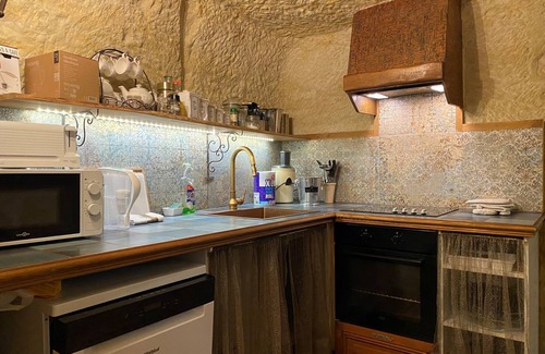 Lussault-sur-Loire House | Raphaël at our 'Clos Lussault' near Amboise in the Loire Valley