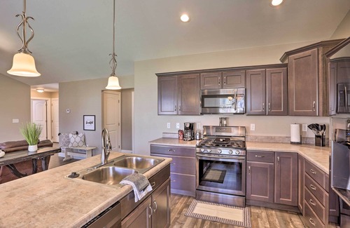 Rapid Valley House | Rapid City Home w/Patio < 5 Mi to Downtown!