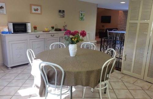 Le Puy-Sainte-Reparade Villa | RARE 17 pers private swimming pool park 15 mn Aix en Provence