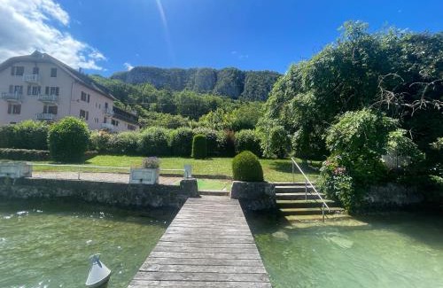 Bredannaz Apartment | Rare 2 bedroom with private beach on Lake Annecy
