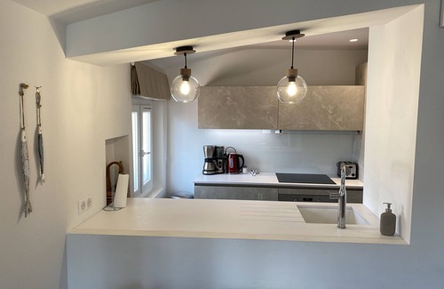 Antibes Old Town Apartment | Rare 3 BR/2 bath modern w/views old Antibes center