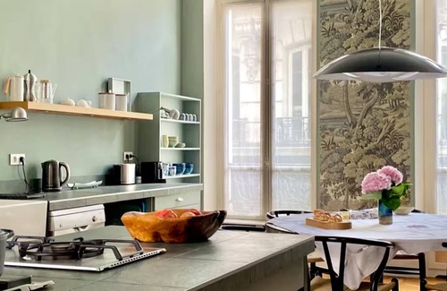 2nd Arrondissement Apartment | Rare!365m2 -High ceilings,stunning mouldings,lovely period details-Palais Royale