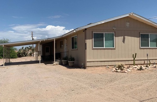 Meadview House | Rare-4 Bedroom House, Fam friendly, Meadview/Grand Canyon West/Skywalk/Lake Mead