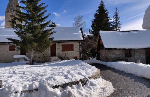 Saint-Etienne-de-Tinee House | Rare Auron Center: Cozy Duplex Barn