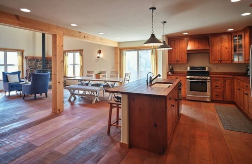 Wishon House | Rare Deluxe Family Cabin - Yosemite & Bass Lake