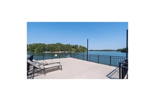 Buford House | RARE EASY ACCESS PRIVATE FLOATING DOCK 4 BED ROOM HOME!