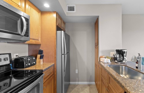 Tavernier Apartment | Rare Find! 4 Family-Friendly Suites to Enjoy with Fully-Equipped Kitchen, Pool!
