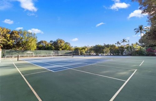 Tavernier Apartment | Rare Find! 4 Family-Friendly Suites to Enjoy with Fully-Equipped Kitchen, Pool!