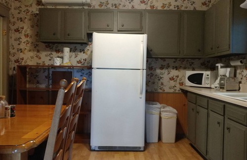 Put-in-Bay House | RARE FIND! Guest House in downtown Village of Put-in-Bay!