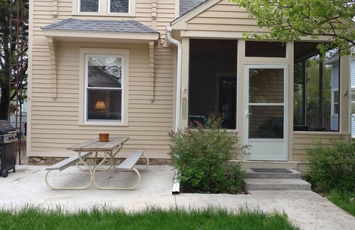 Put-in-Bay House | RARE FIND! Guest House in downtown Village of Put-in-Bay!