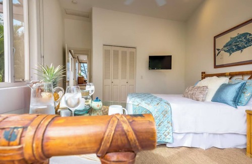 Kihei Villa | RARE, GATED PRIVATE BEACHFRONT HOME, PRIVATE POOL 6 BED 6 BATHS