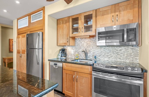 Historic Lahaina Front Street Apartment | Rare Lahaina Shores Oceanfront Corner Unit - Stunning Island Views