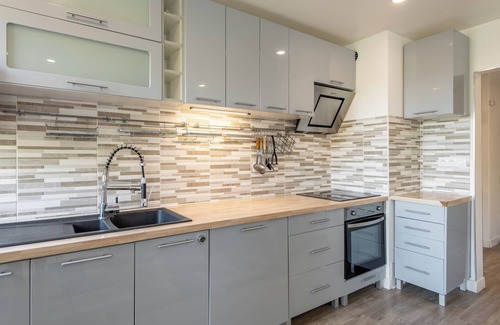 Mont-Mesly Apartment | Rare! Large 4-bedroom apt. I Disney & Paris 30 min I Near Metro & Free Parking