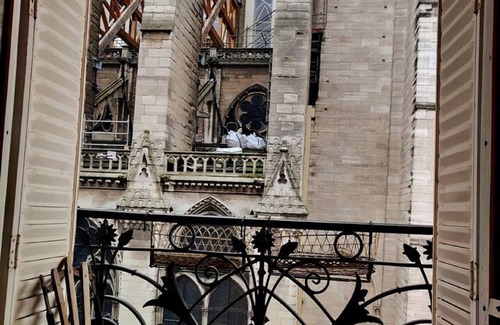 Notre Dame House | RARE!Paris 4th CITE ISLAND Notre Dame-SUPERB VIEWS