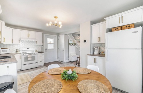 Winchester House | RARE Tiny House 2 BEDS + Free WiFi + 30m to Ottawa