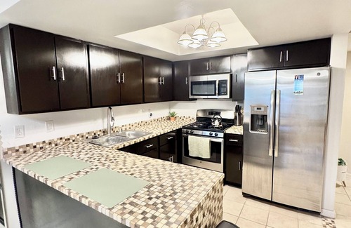 El Paso Apartment | Rare to find 2 bedrooms 2 bathrooms King & 2 Twins