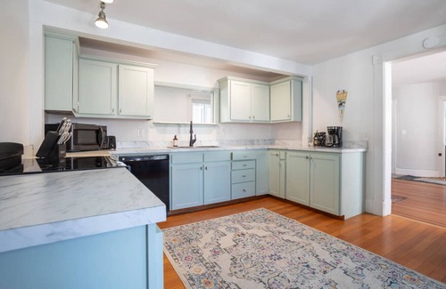 Bridgewater Apartment | Raspberry Inn · Classic Riverfront Home-Mins to Woodstock & Skiing