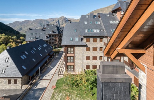 Baqueira Apartment | Ratera Bright duplex with excellent views for 8p in Val de Ruda Cota 1500