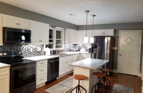 Hendersonville House | Rates reduced for remaining nights October-December!