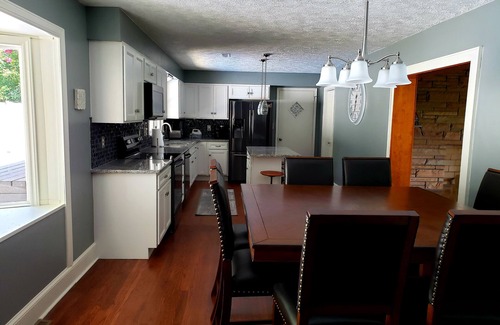 Hendersonville House | Rates reduced for remaining nights October-December!